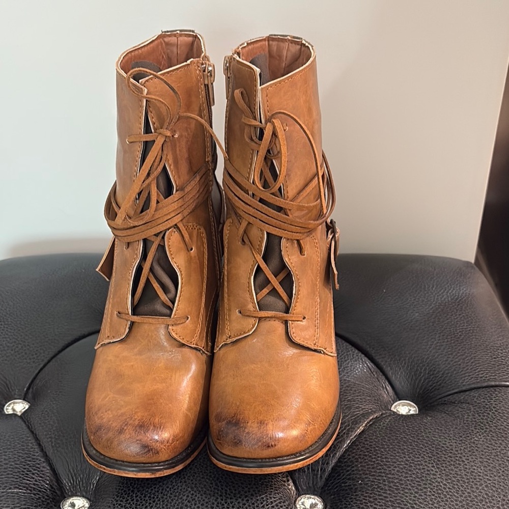 Pierre Dumas Brown Lace-Up Boots